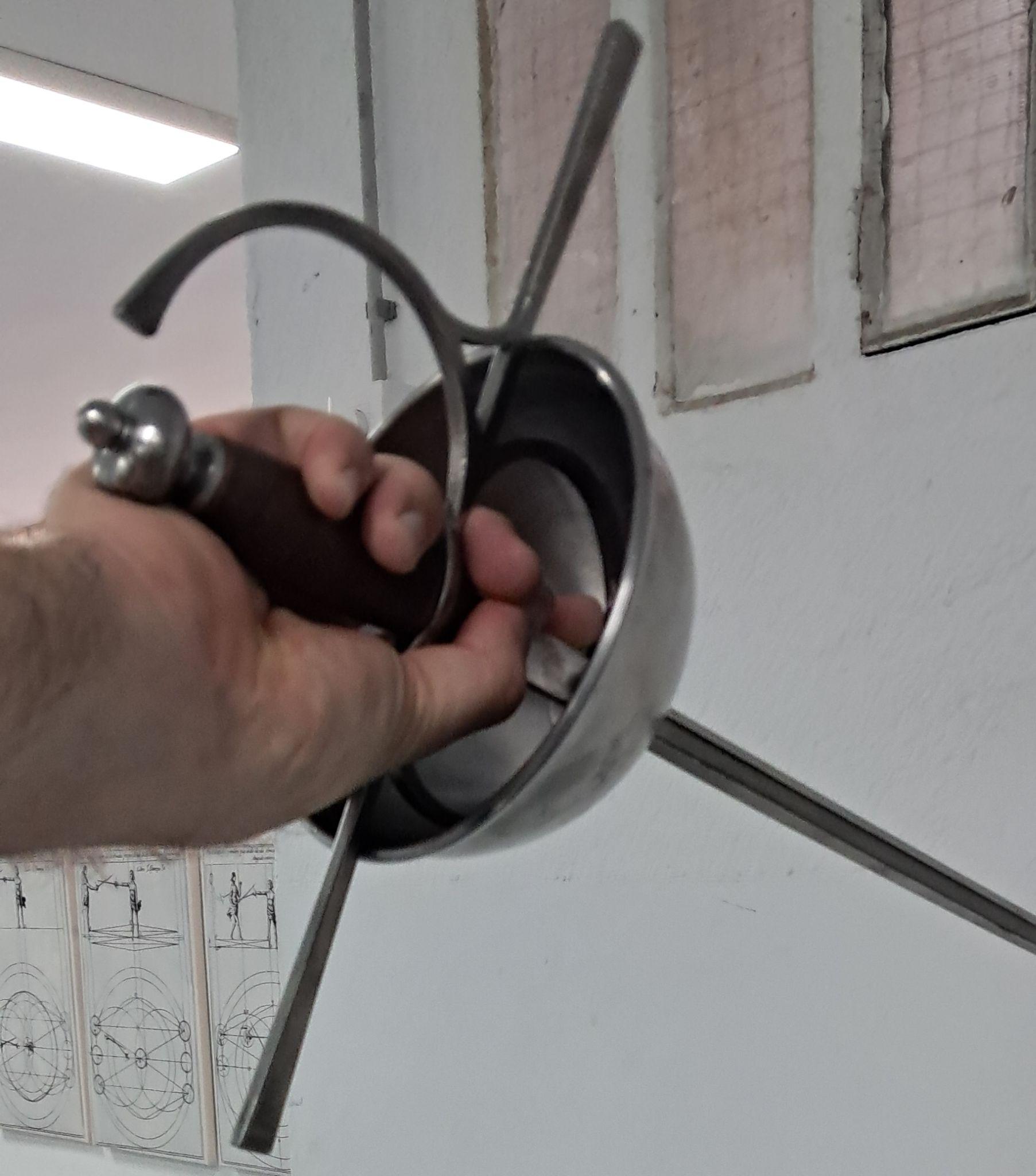 Uñas afuera